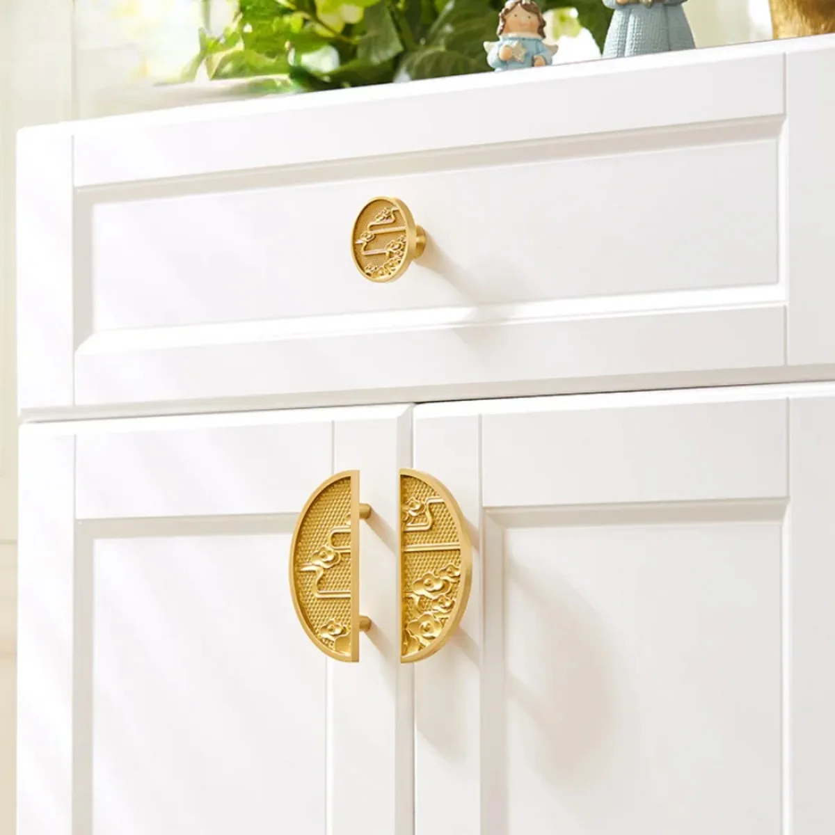 New Chinese Style Furniture Handles Brass Dragon and Phoenix Auspicious Clouds Pattern Handles for Wardrobe and Drawer