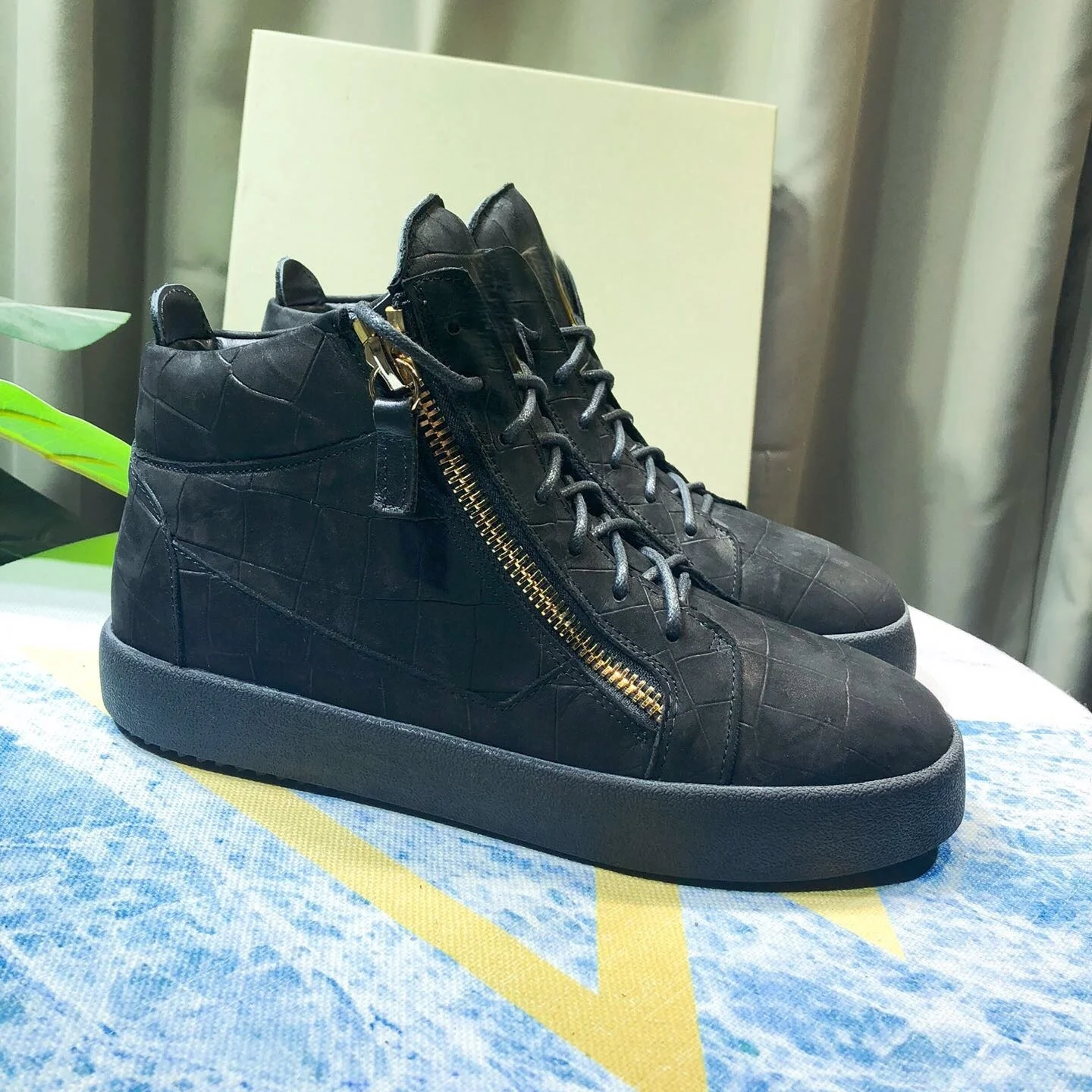 

Top Casual Sneakers for Men Brand Designer Women High-top Tennis shoes 35-48 Luxury Genuine Leather GZ Sports shoes A698