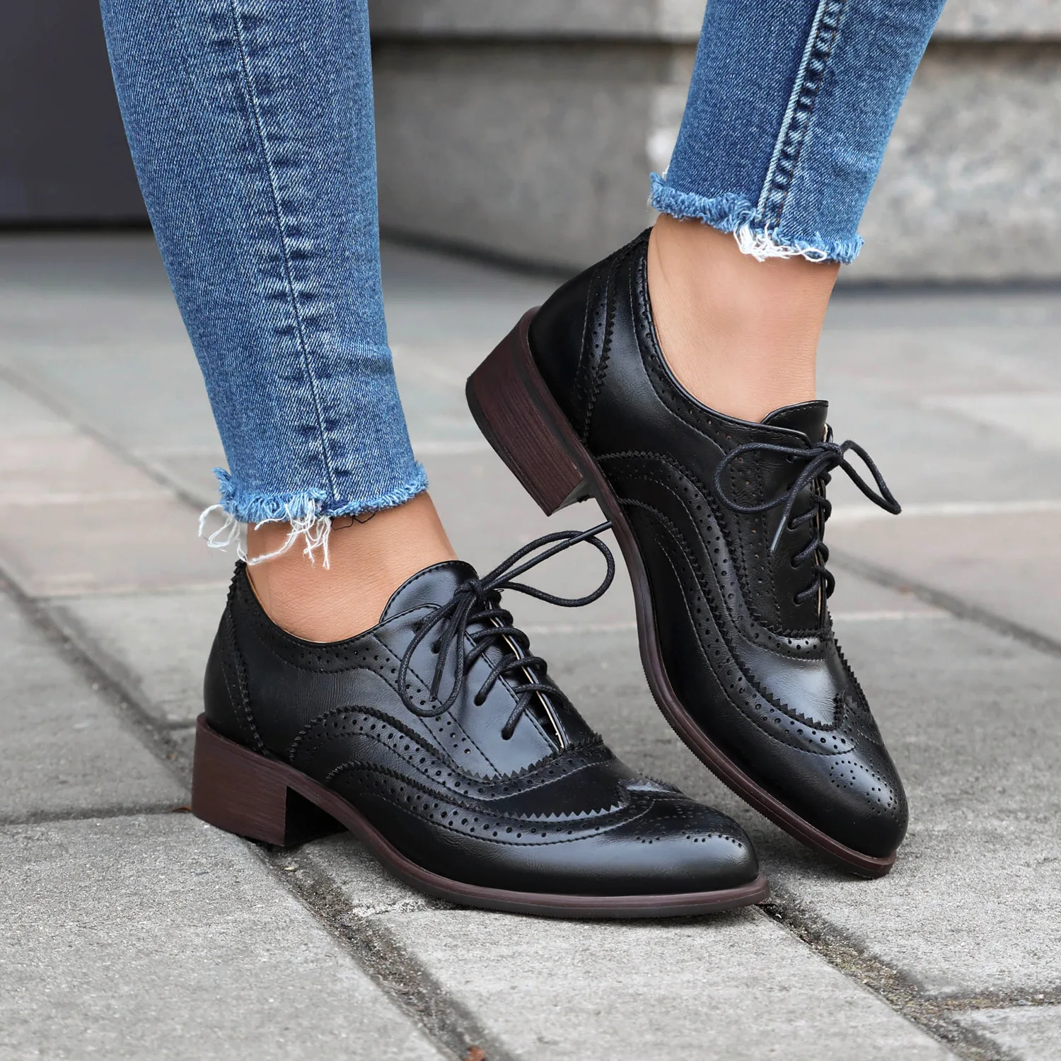 Big Size Shoes Woman Low Heels Female Footwear Oxfords Large Size Dress Retro Summer Leather Cross Lace-Up Rubber Fabric PU Cros