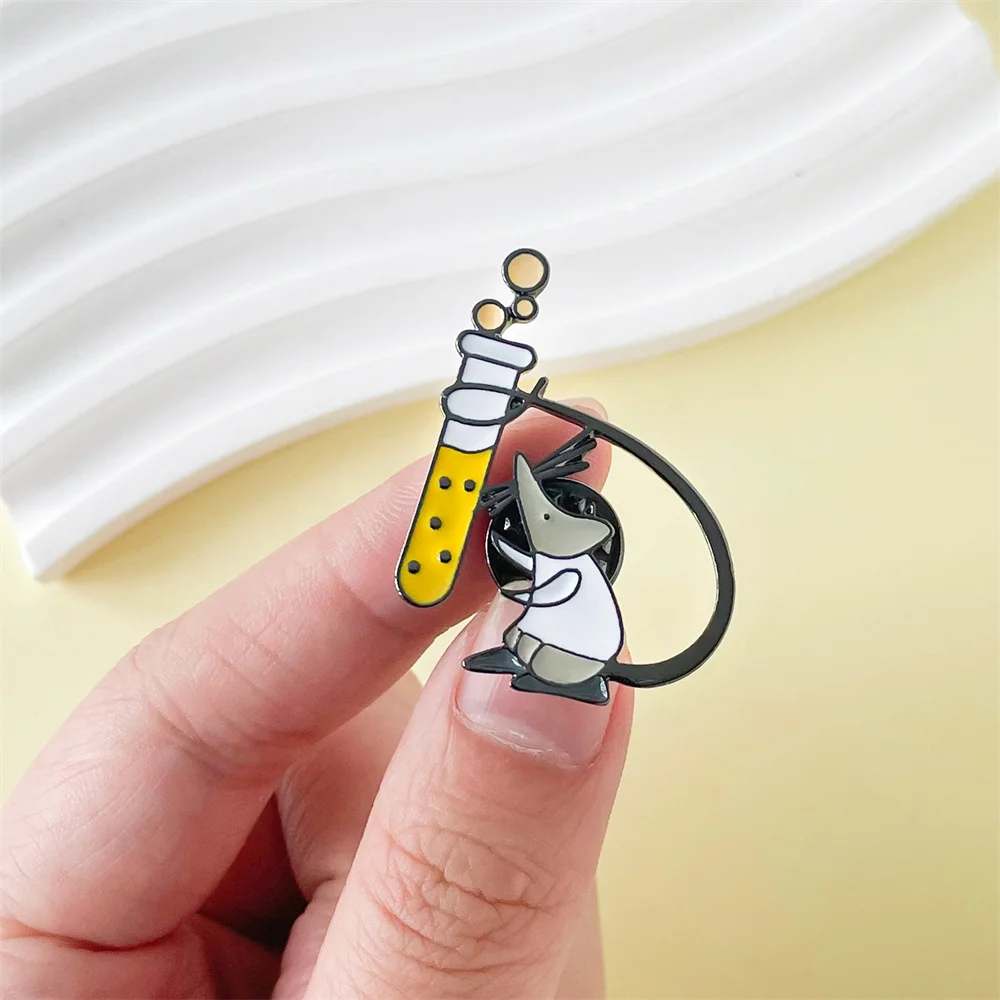 Cartoon Laboratory Mouse Interesting Enamel Pin Harong Design New Science Chemical Cute Brooch Lapel Badge Jewelry Collection