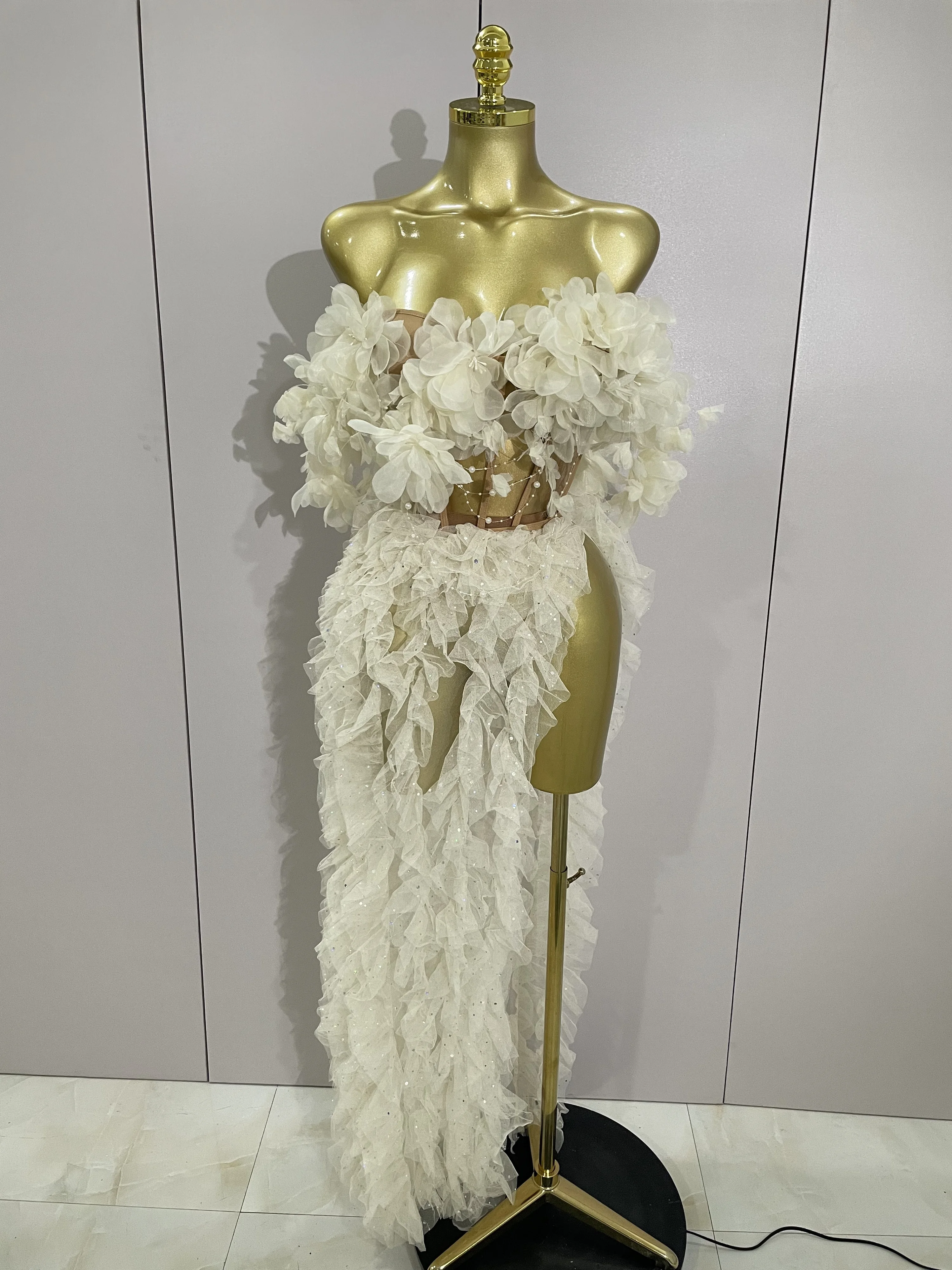 

Stock Elegant White Flower Sexy Top Skirt Two Pieces Set 2025 Women Evening Prom Celebrate Birthday Party Dress Stage Wear