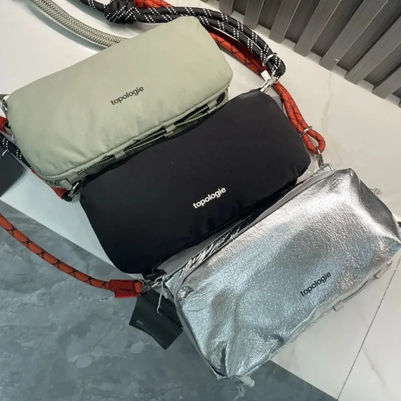 

2025 New Waterproof Sports Crossbody Water Bottle Bag - A Unique and Versatile Single Shoulder Underarm Pillow Bag