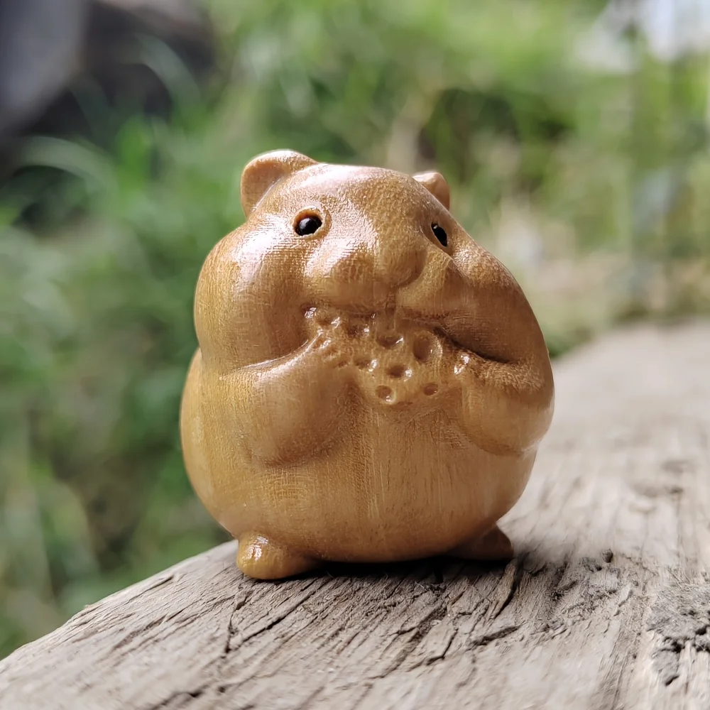 1.5 Inch Hand-Carved Wooden Hamster Figurine in Cartoon Style, Suitable for Desktop Decorations, Home Decoration, Living Room, Centerpiece Decoration, Office, Birthday Gifts, Christmas Gifts