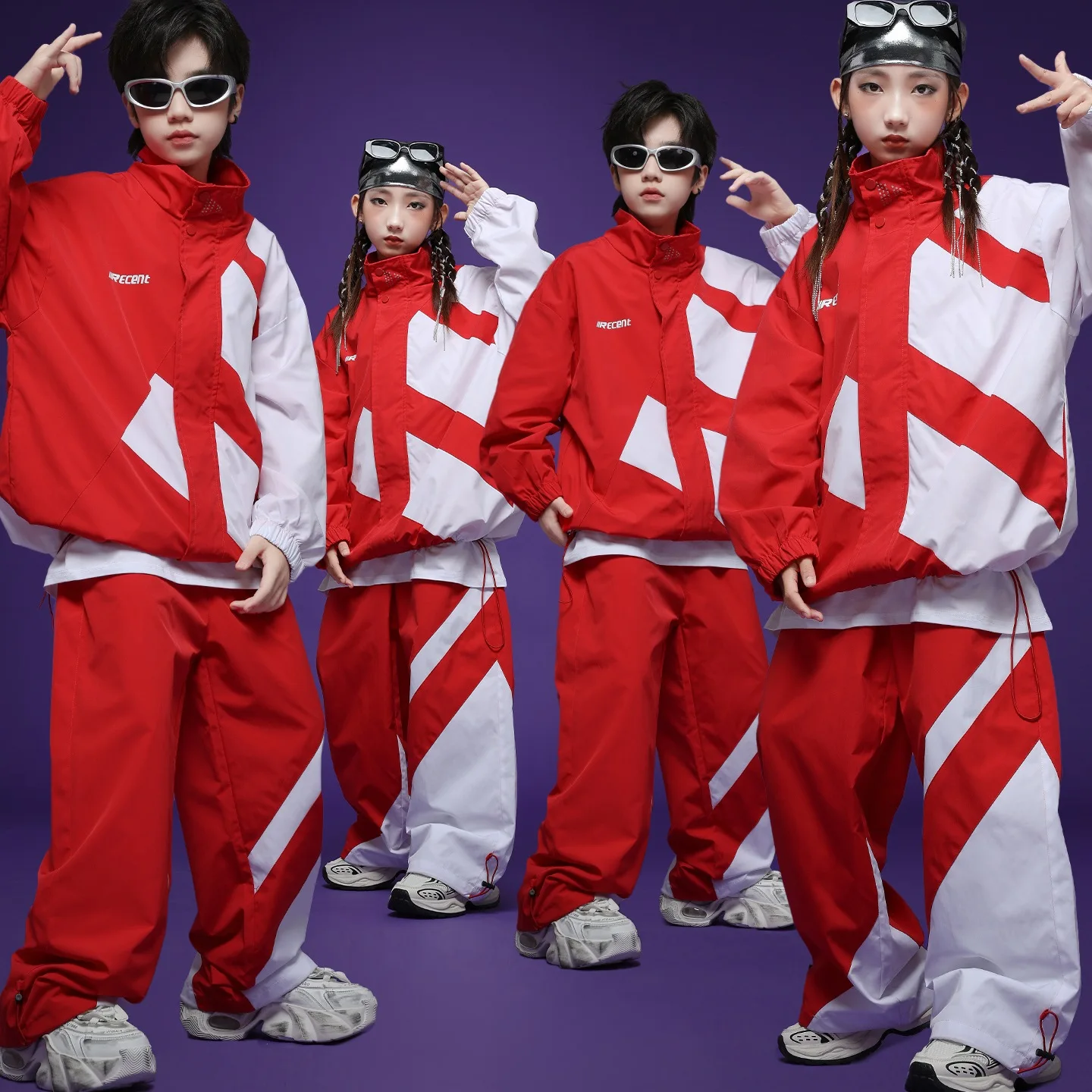 

2025 детский спортивный костюм, свободное пальто с длинными рукавами, брюки, красная одежда для танцев в стиле хип-хоп для мальчиков и девочек, наряд для уличных танцев, BL17313