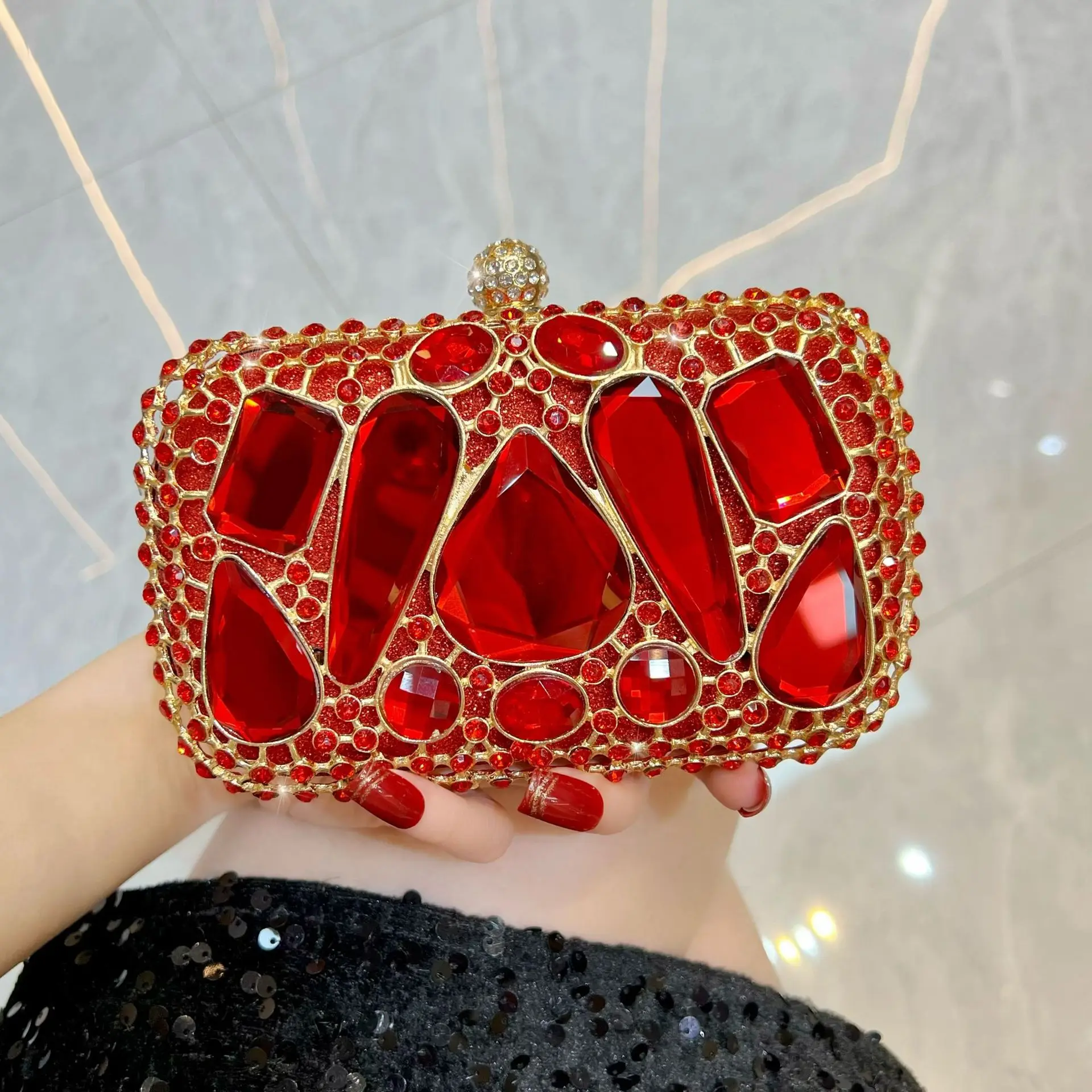 

Новая стеклянная сумочка-клатч с бриллиантами, изысканная вечерняя сумка, французская сумочка с бриллиантовой инкрустацией, высококачественная легкая роскошная женская сумка на цепочке.