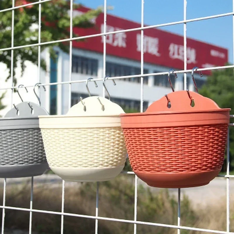 

Outdoor Novel Wall Hanging Flower Pots Plastic Half-Round Hanging Baskets Plant Nursery Pots Garden Decoration