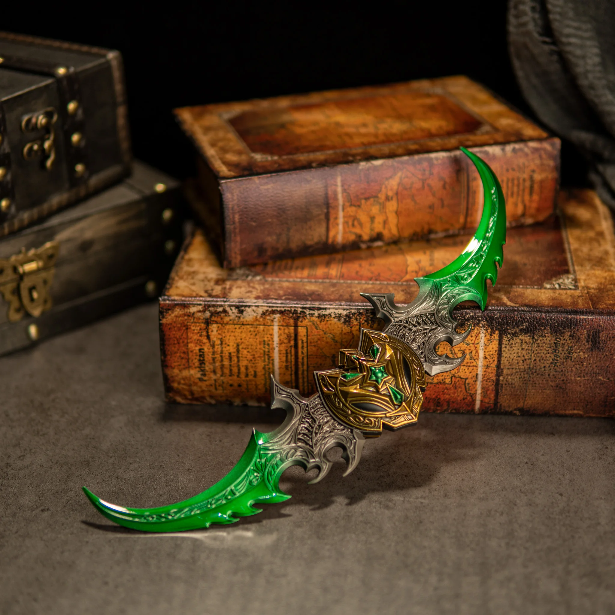 

Own a WoW Legend: The Twin Blade of Azzinoth 27cm Replica, Illidan Stormrage's Warglaive Metal Model