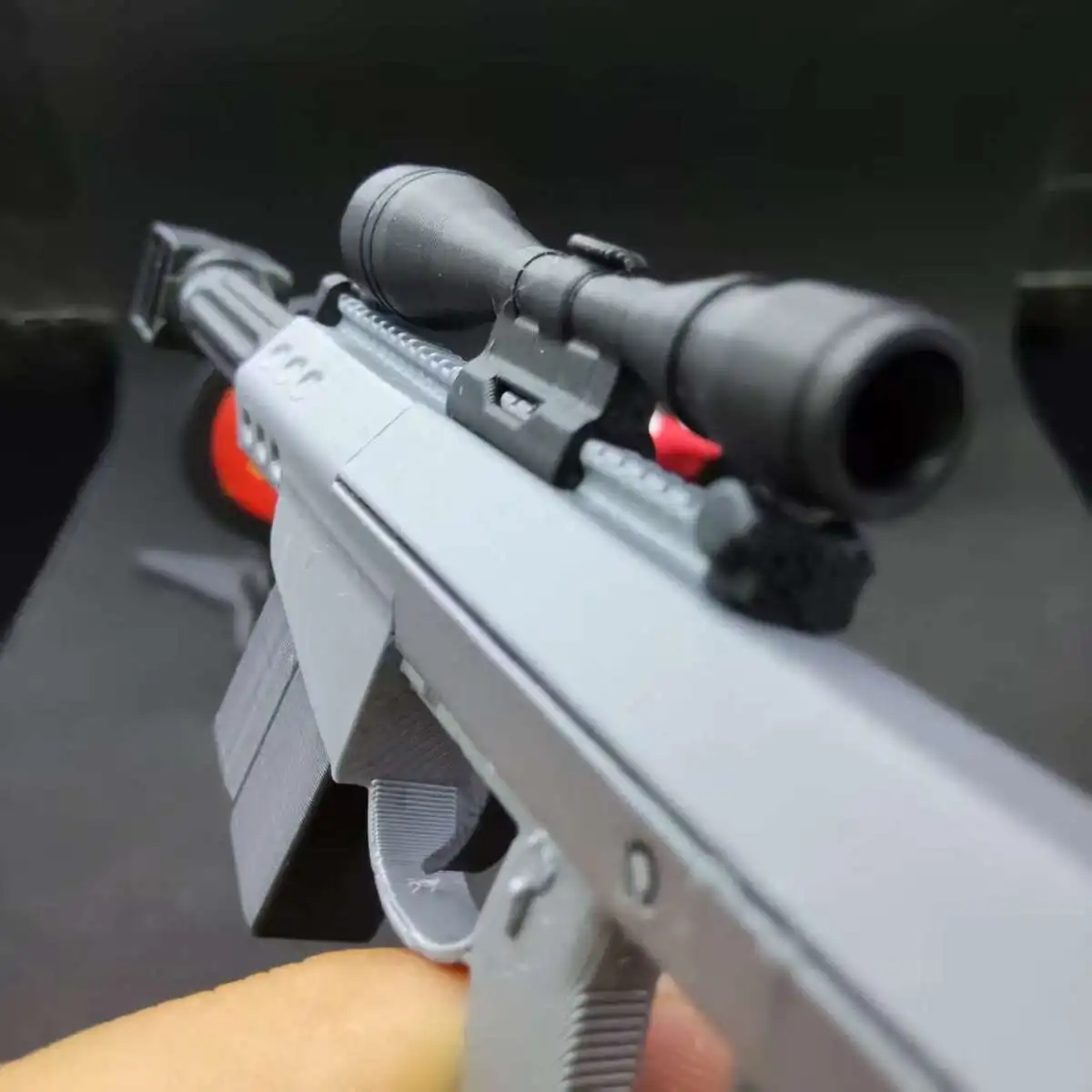 Image of Heiß begehrter 3D-gedruckter, farbenfroher Mini-M82-Barrett-Scharfschützengewehr-Schlüsselanhänger mit auswerfbaren Kugeln, Desktop-Deko-Modell, Geschenk