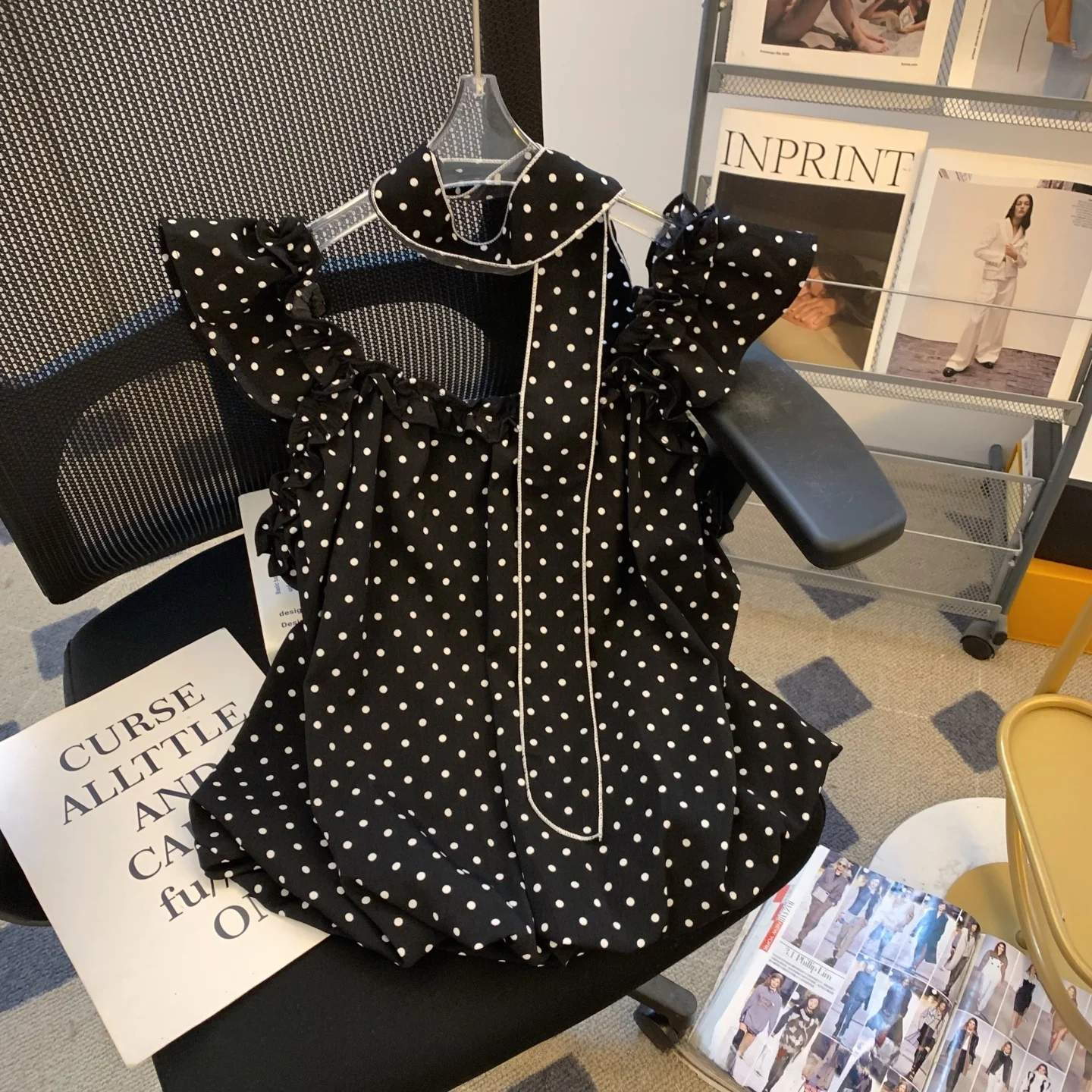

High-End Summer Polka Dot ter Ne Vest Miu Series Women's Clothing Bla Strapl Flounce Sve irt Straight Cut Sle