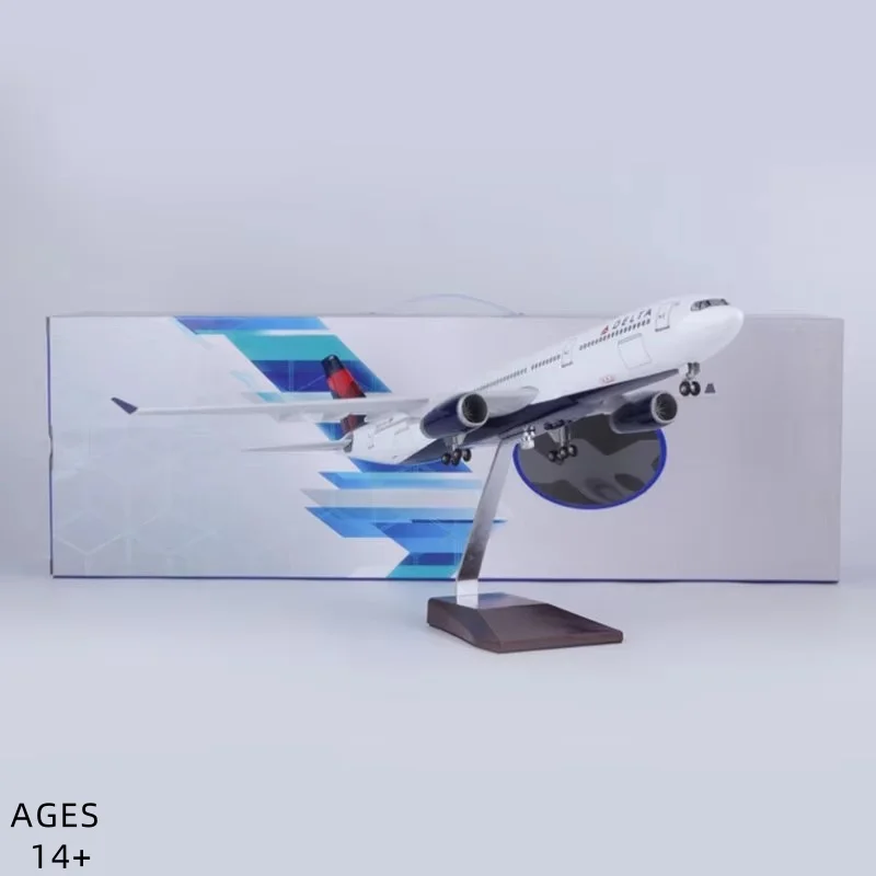 1:135 Scale 47 Cm A330 Delta Air Lines Aircraft Model With Lights And Bottom Wheel Die-cast Resin Plastic Plane Model Gift