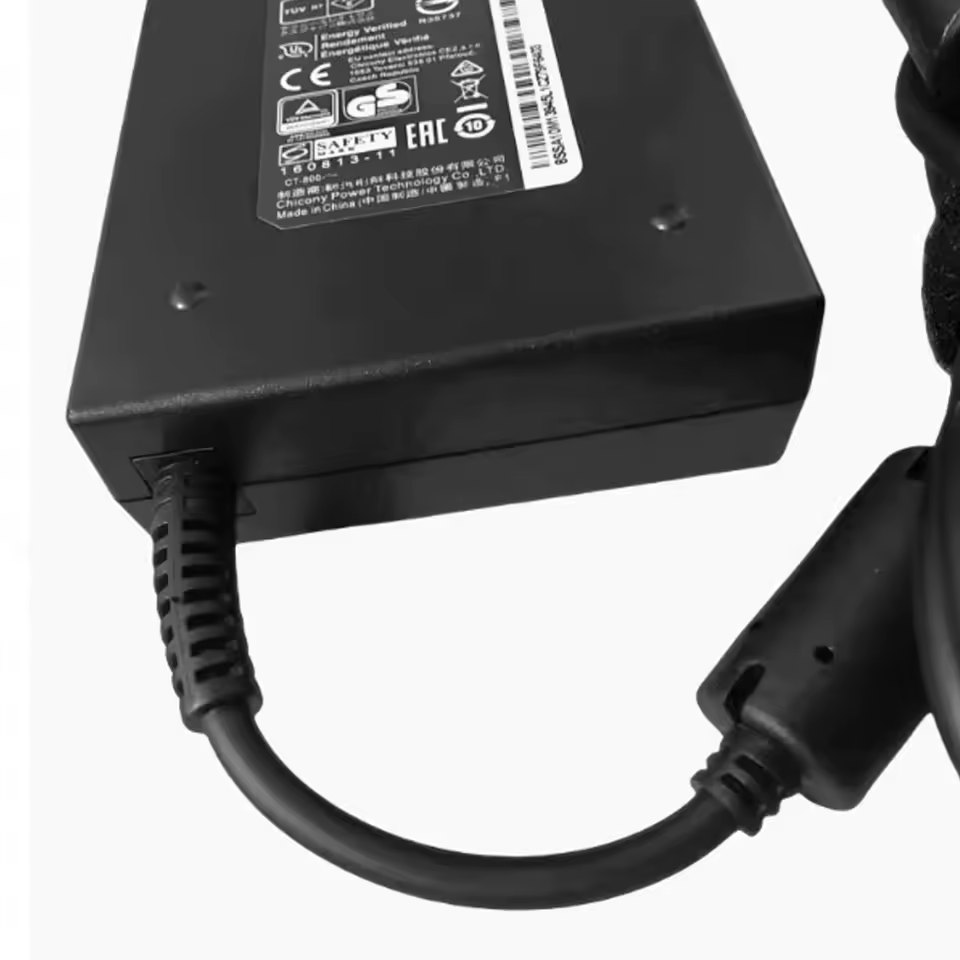 MSI 카타나 200W 어댑터