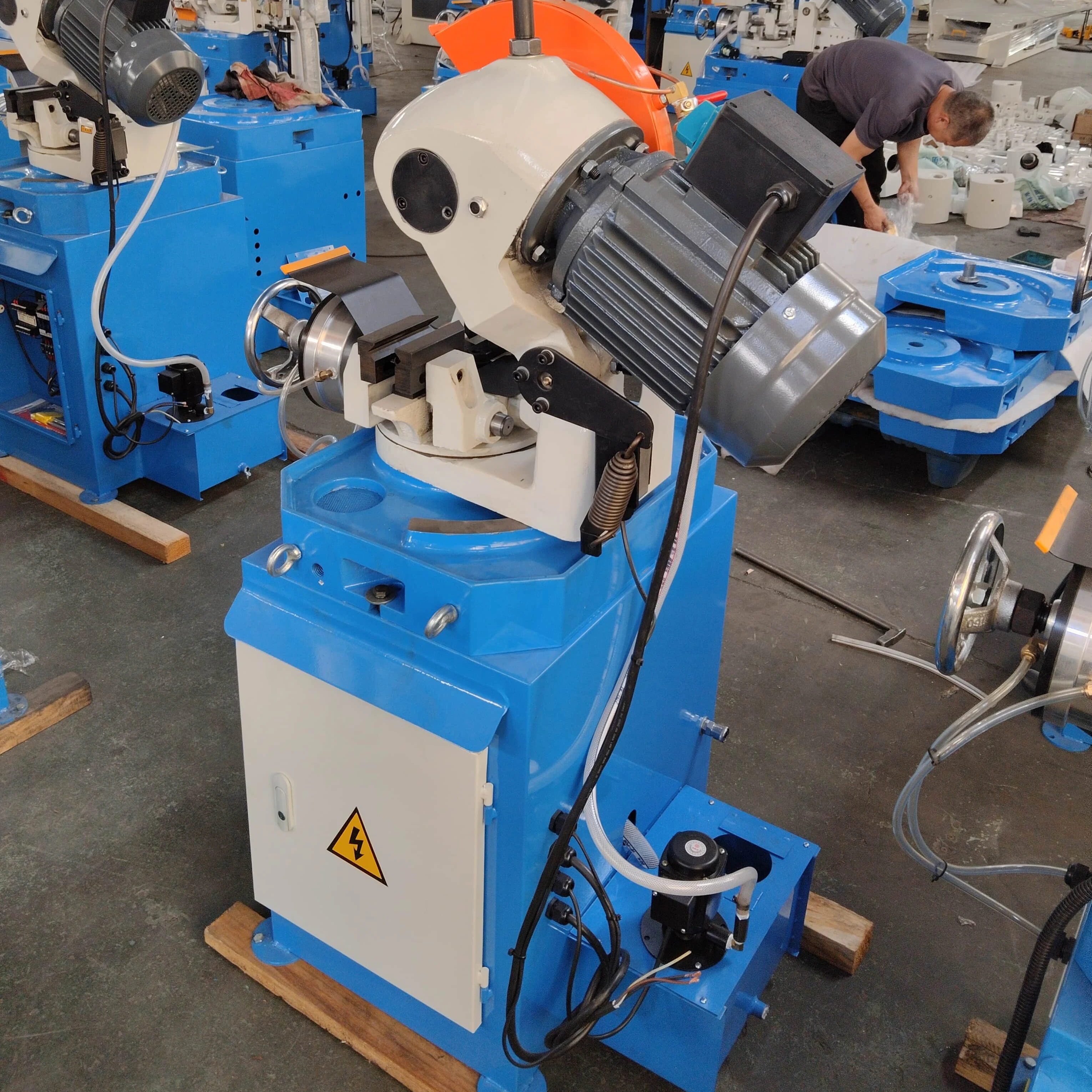 

Automatic Stainless Steel Metal Cutting Machine Steel Pipe 425 Semi Pipe 45-90 Degree Angle Cutting Machine Pipe Cutting Machine