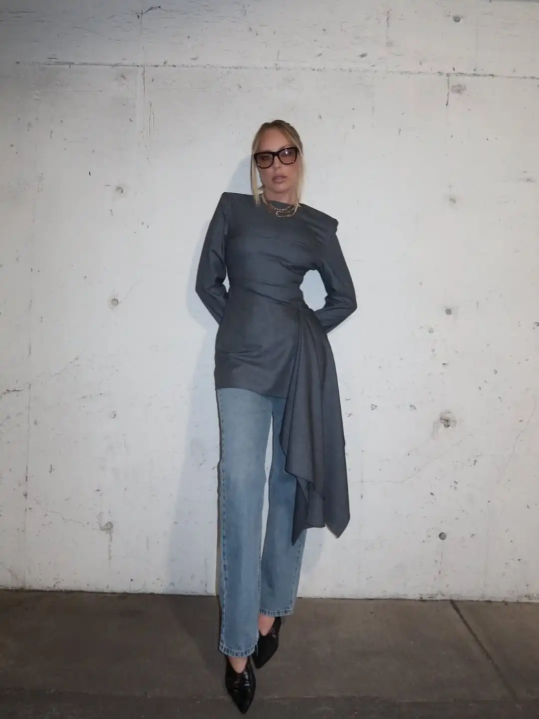 فستان قصير بحاشية غير منتظمة يوميًا فساتين قصيرة للسيدات بأكمام طويلة وخصر قصير للنساء فساتين غير رسمية للتنقل في الشارع #4