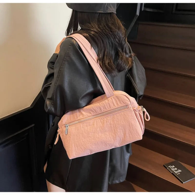 

Commuter Handbag New Korean Fashion Simple Large-capacity Retro Lightweight Commuting Bag Women Single-shoulder Tote Bag Bolsa