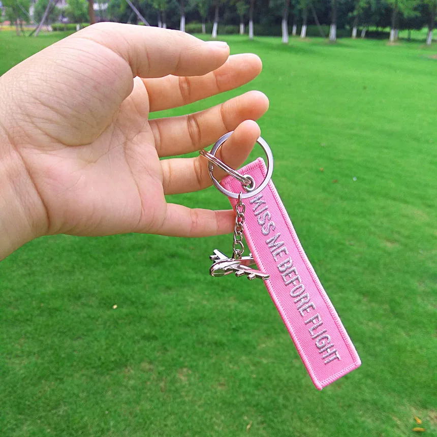 Pink Kiss Me Before Flight Key Chain Label Embroidery Keychain with Metal Plane Key Chain for Aviation Gifts Car Keychains