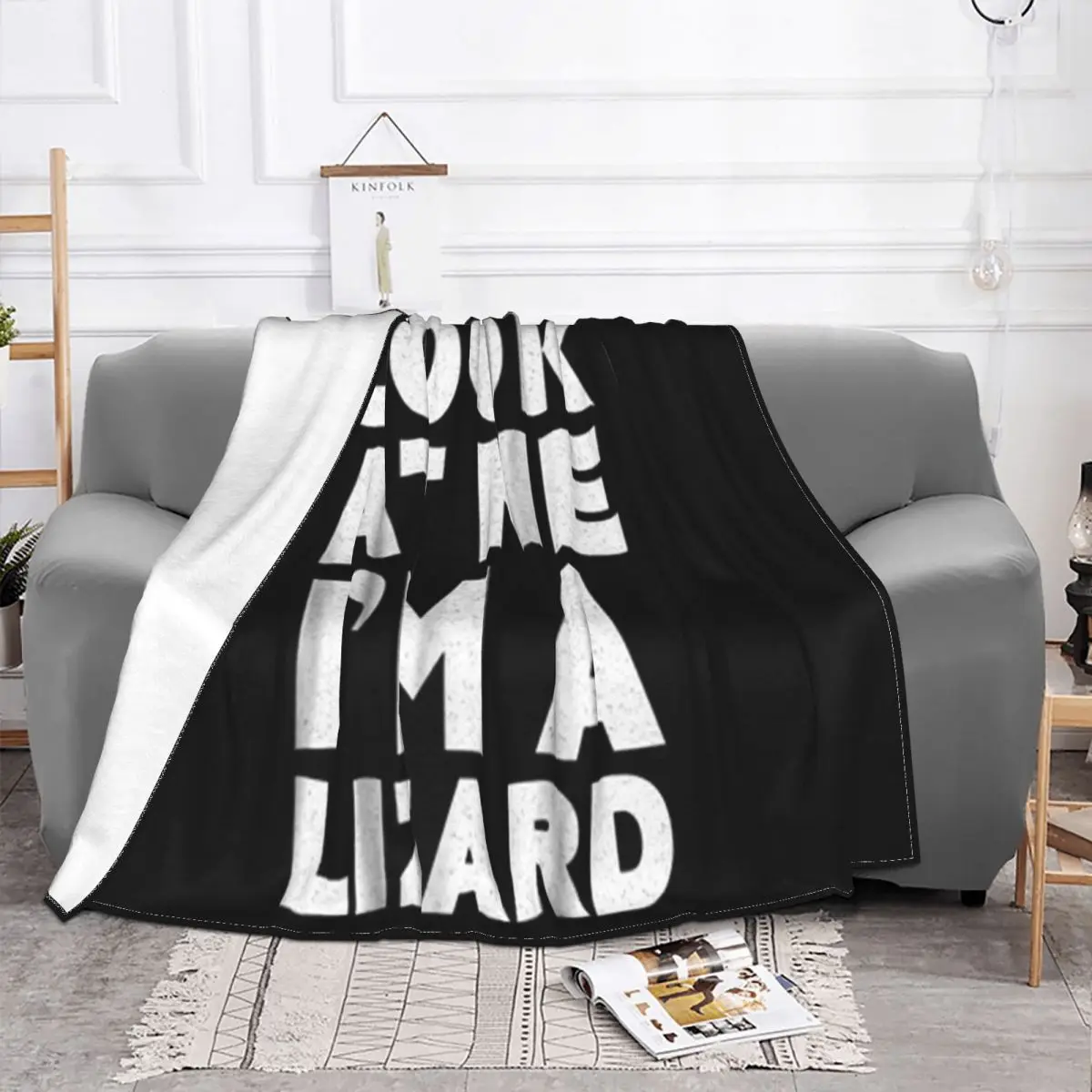 Original Look At Me Im A Lizard Halloween Costume On Sale Autumn Man Party Hip-Hop Halloween Throw Blanket