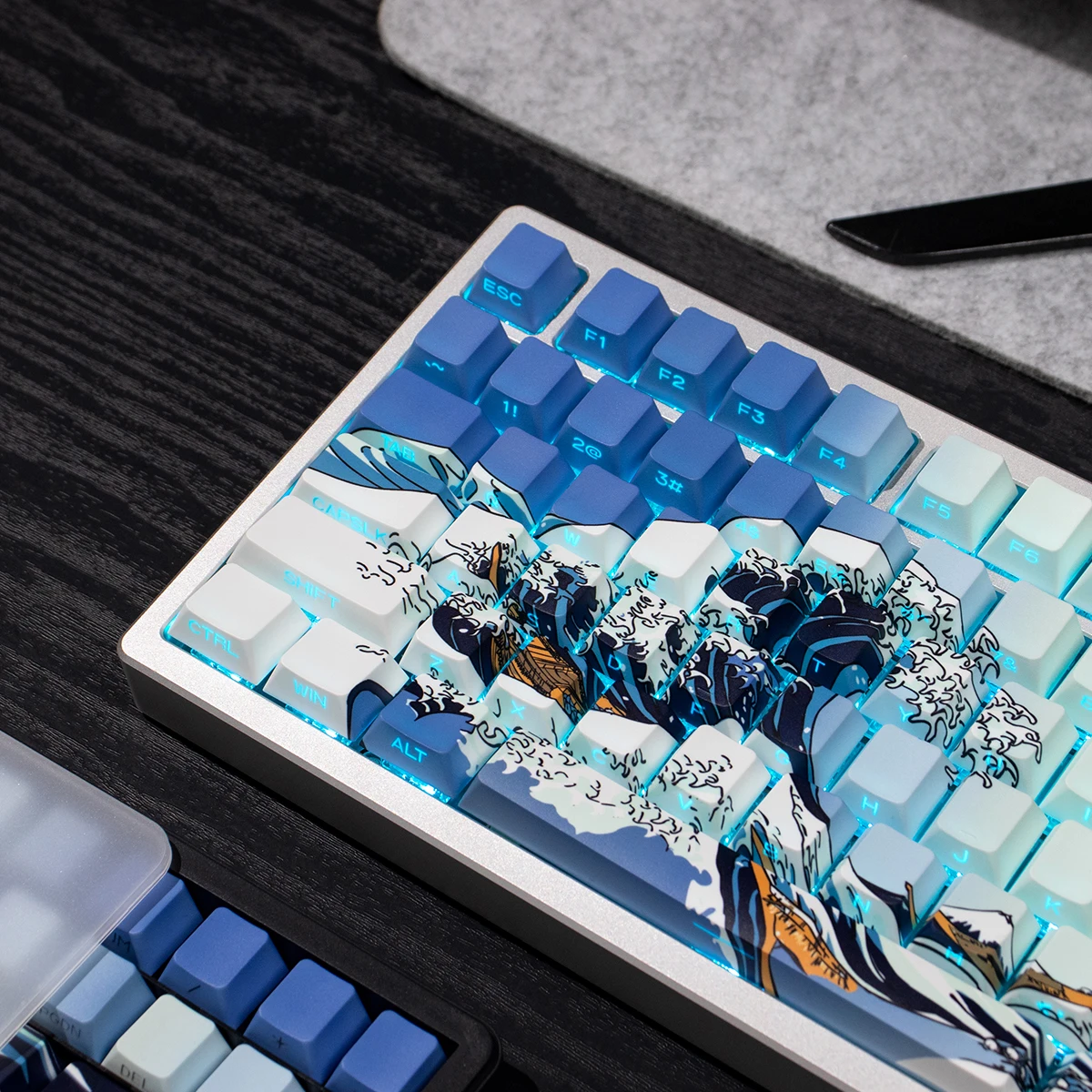 128 Keys Blue Coral Sea Side Print PBT keycaps Double Shot Cherry profile Side Light Through Keycap for Mechanical Keyboard