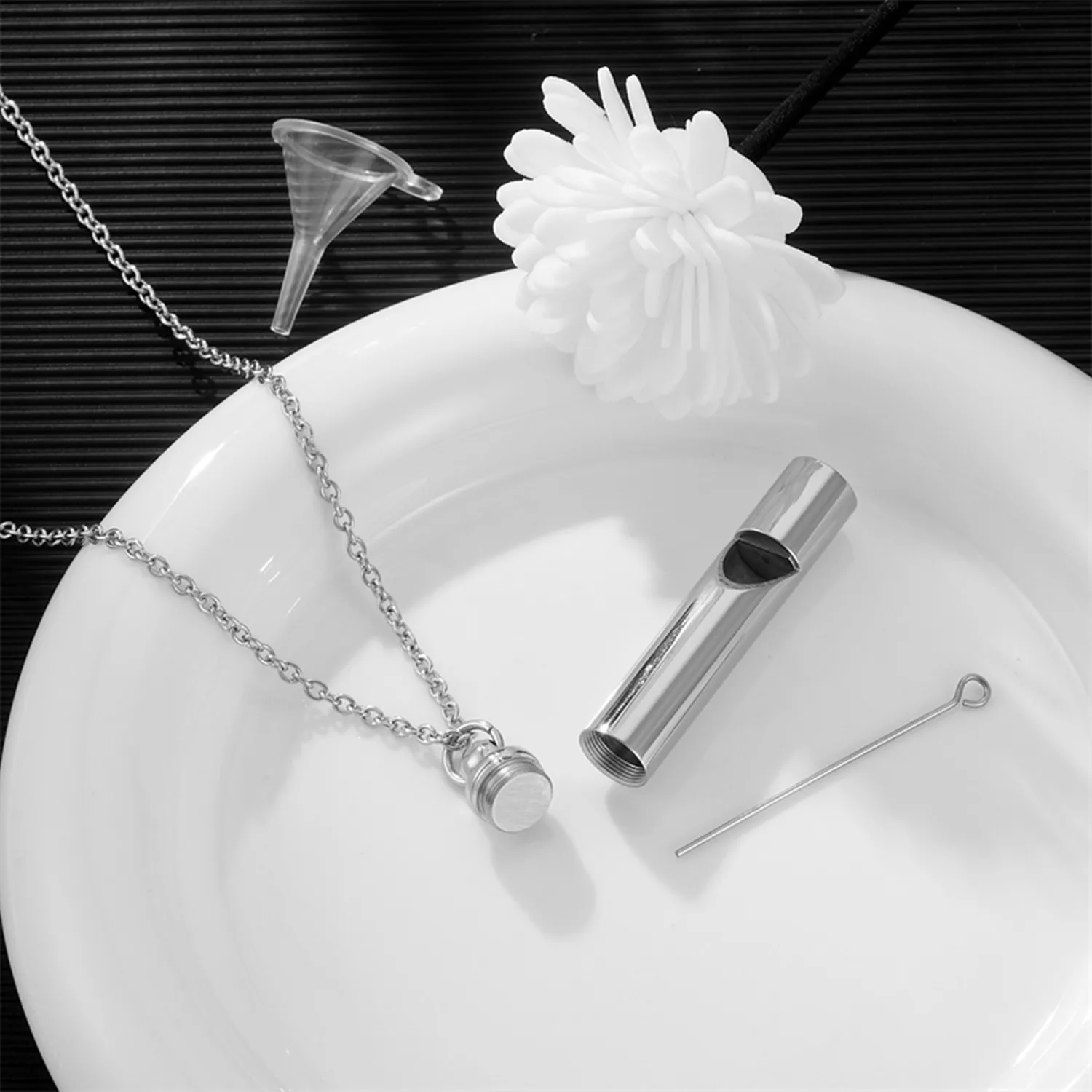 

Multifunctional Stainless Steel Whistle with Pill Case & Ashes Container Survival Whistle for Outdoor , Camping Accessories