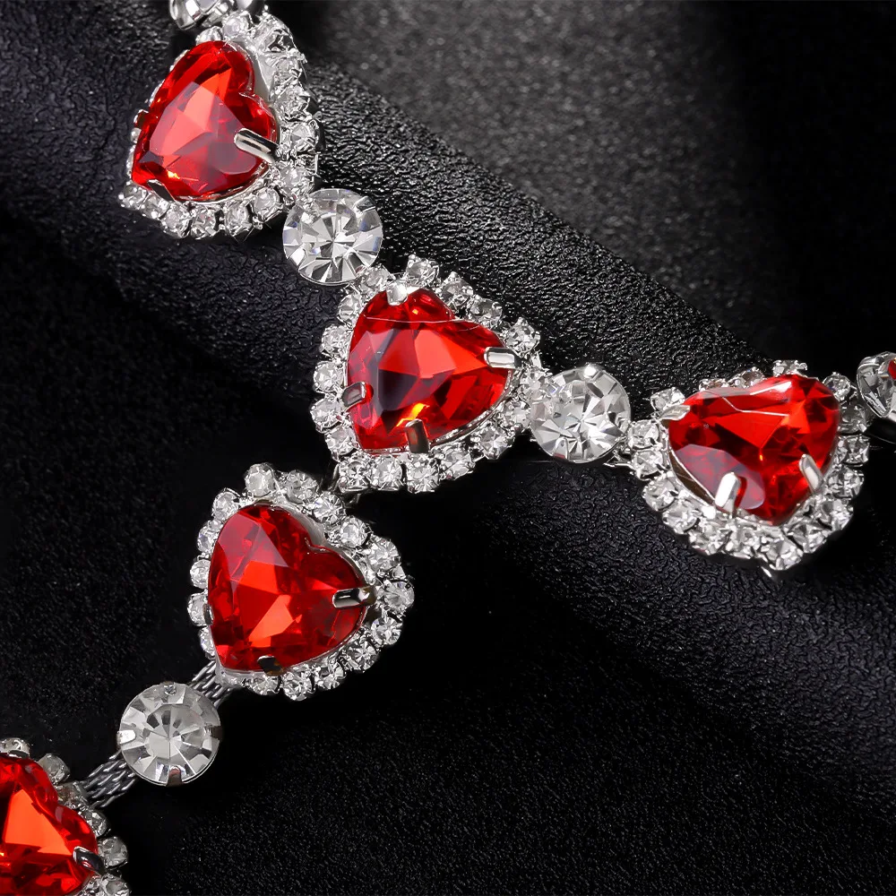 สีแดง Rhinestone หัวใจบิกินี่ทองคริสตัลทอง G String กางเกงผู้หญิงเซ็กซี่ฤดูร้อน Beach ชุดชั้นในเอวเครื่องประดับ