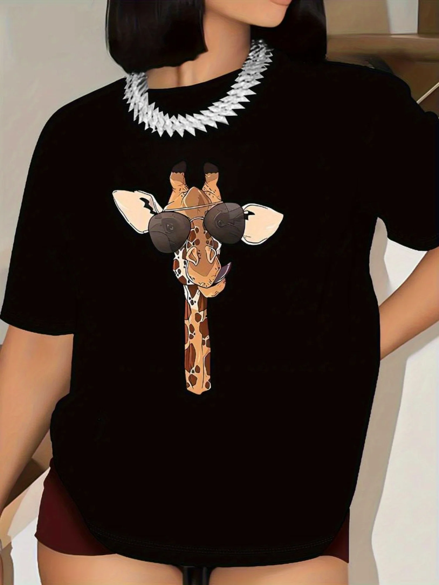 

Retro Cartoon Giraffe Graphic Printing Summer Autumn Winter Cotton Men and Women T-shirt Short Sleeve Luxury Outdoor Sports