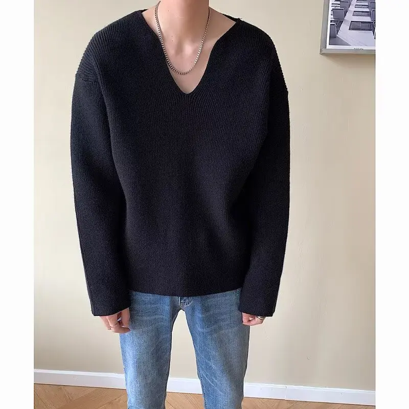 French style V-neck knitted sweater with a high-end feel, loose long sleeved sweatshirt, men's model outfit, artistic student, n