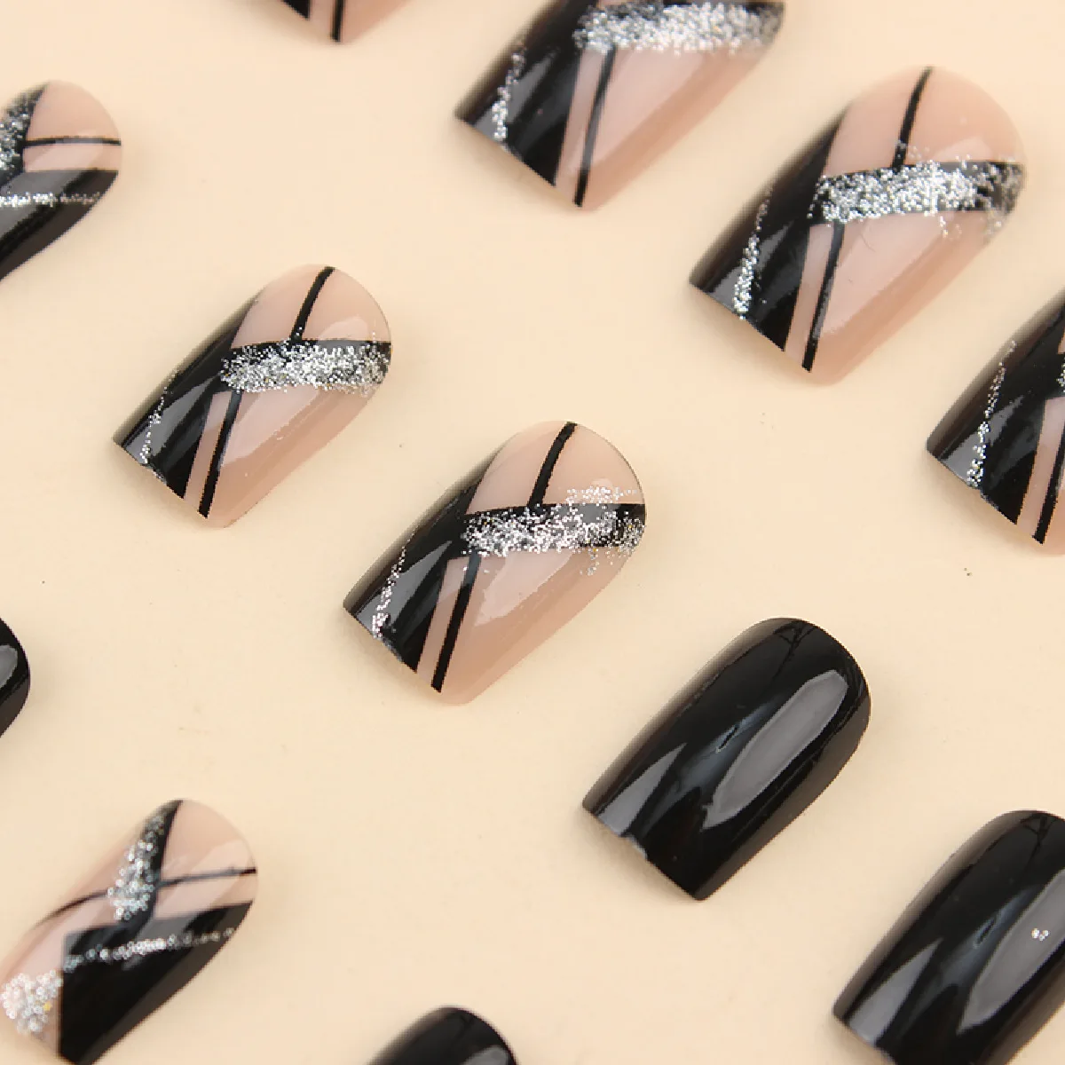 24Pcs Square Black Short Coverage Press On Nails Silver Stripe Fake Nails Reusable False Nail Shinne Star Wear Nails