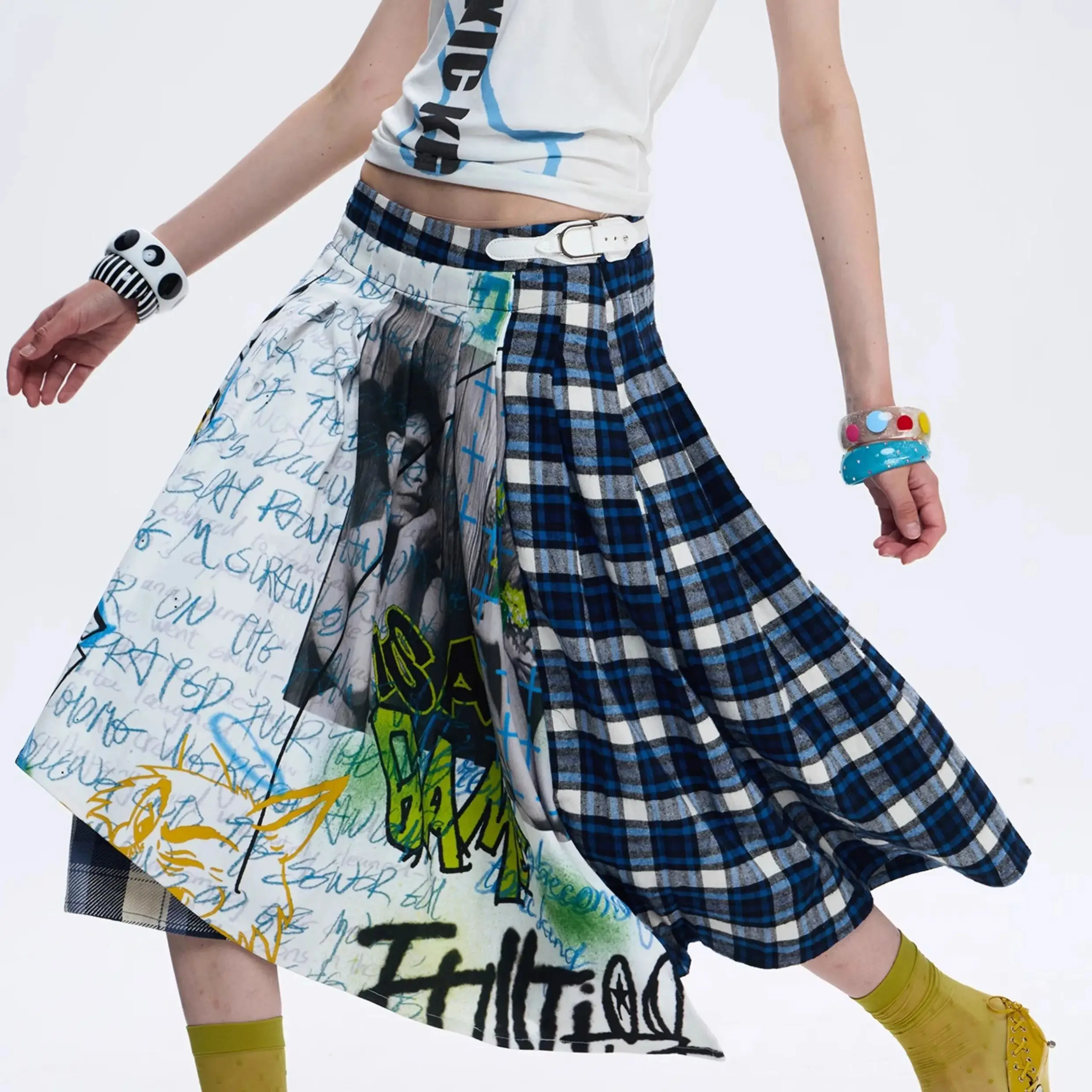 موضة جديدة غير النظامية اللوحة تنورة طويلة المرأة المرقعة منقوشة الكتابة على الجدران عادية ألف خط الرجعية التنانير غير رسمية Y2k الشارع الشهير