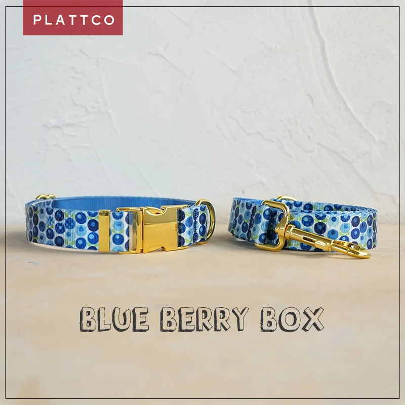 plattco-conjunto-de-cachorro-de-design-exclusivo-estampado-padrao-blue-berry-box-e-fivela-dourada-de-alta-qualidade-5-tamanhos-pdc328yg-e-pdl328yg