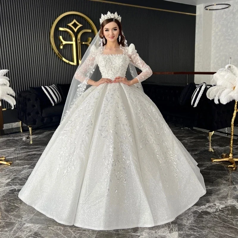 

Customized Gorgeous Scoop Neck Court Train Appliques Beads Ball Wedding Dress Luxury Beading Long Sleeve Vintage Bridal Dress