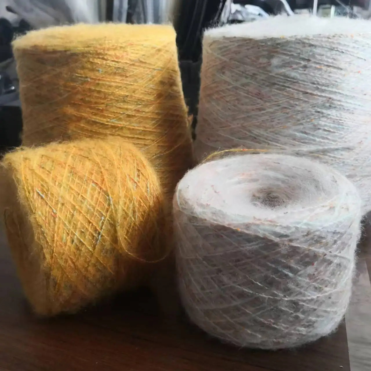 Bola de hilo de Mohair de imitación de arcoíris para tejer, bufanda de ganchillo, suéter, esponjoso, manualidades de Color arcoíris, 250 gramos