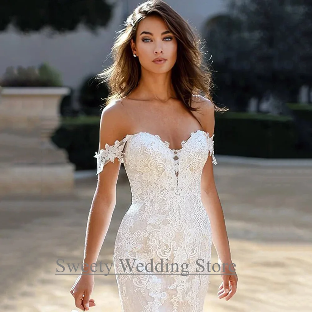Vestidos de novia elegantes de sirena personalizados con hombros descubiertos, cuello en V, Apliques de encaje, tren de barrido, Vestido de novia sin espalda