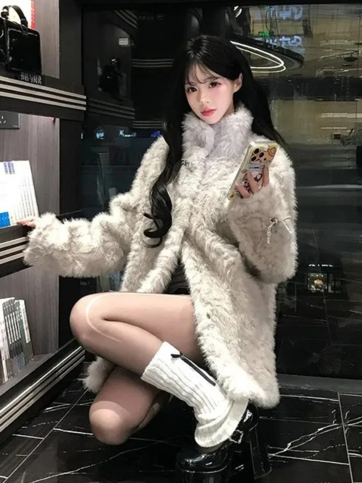 

Осенне-зимнее утепленное женское пальто с воротником-стойкой, на хлопковой подкладке, с отделкой из искусственного меха под овчину, высококачественная верхняя одежда