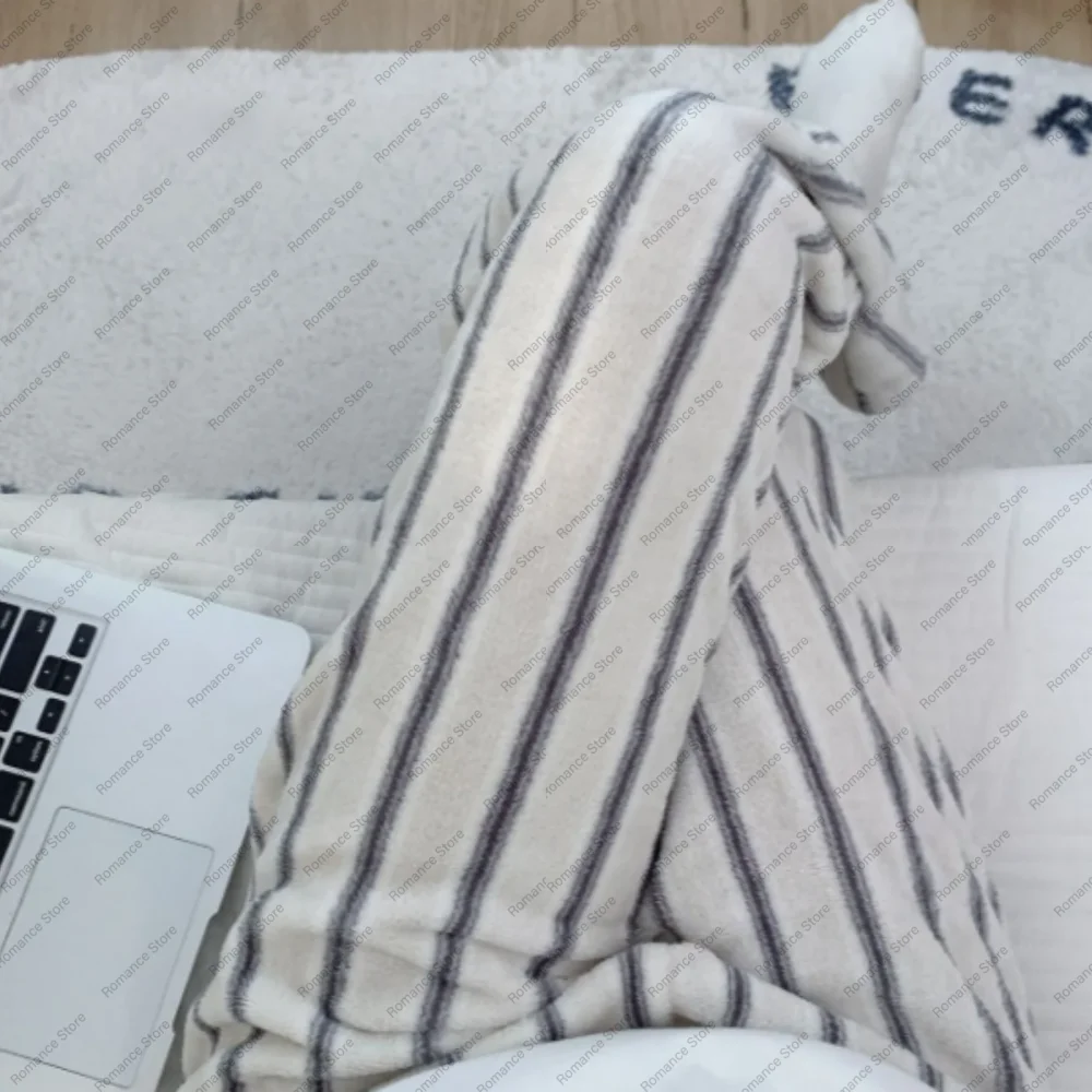 

Flannel women's pajama pants for autumn winter are stylish warm suitable for couples They are loose and suitable for home use