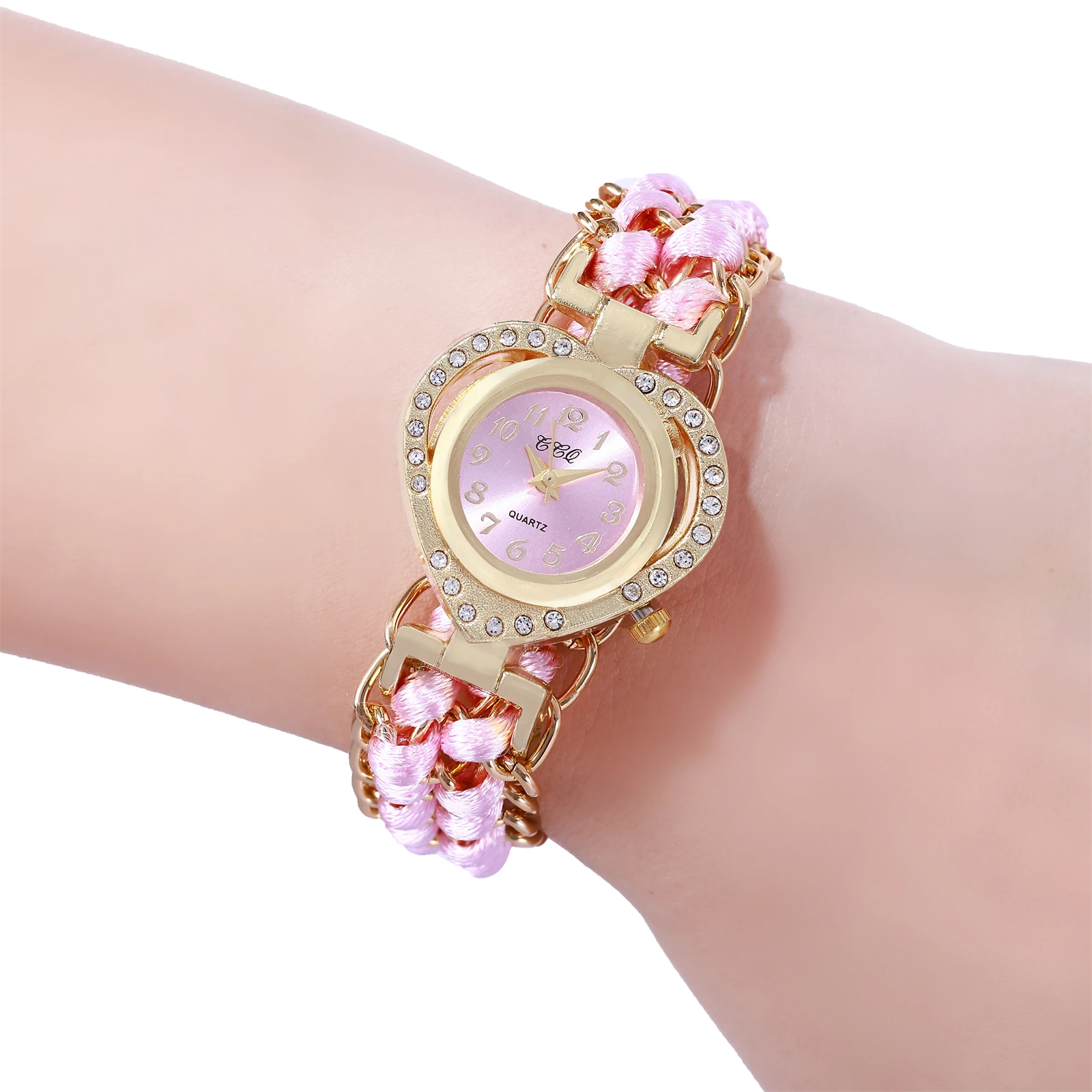 Nouveau cadran numérique en forme de cœur incrusté de diamants pour loisirs et à la mode pour le commerce extérieur, montre-bracelet en boucle pour femmes, long ro