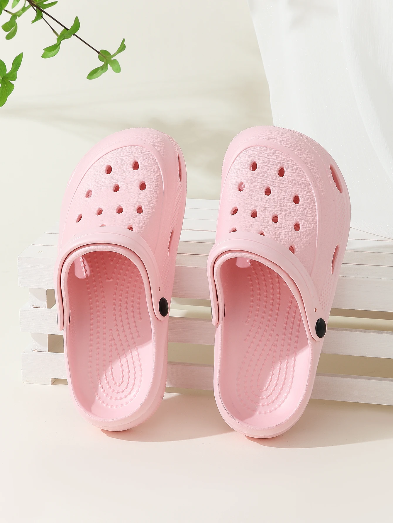 Women's Croc Shoes, Girls' Outerwear, Couples' Baotou Slippers,, Women's Home Shoes, Women's Sandals, Men's Croc Shoes image 2