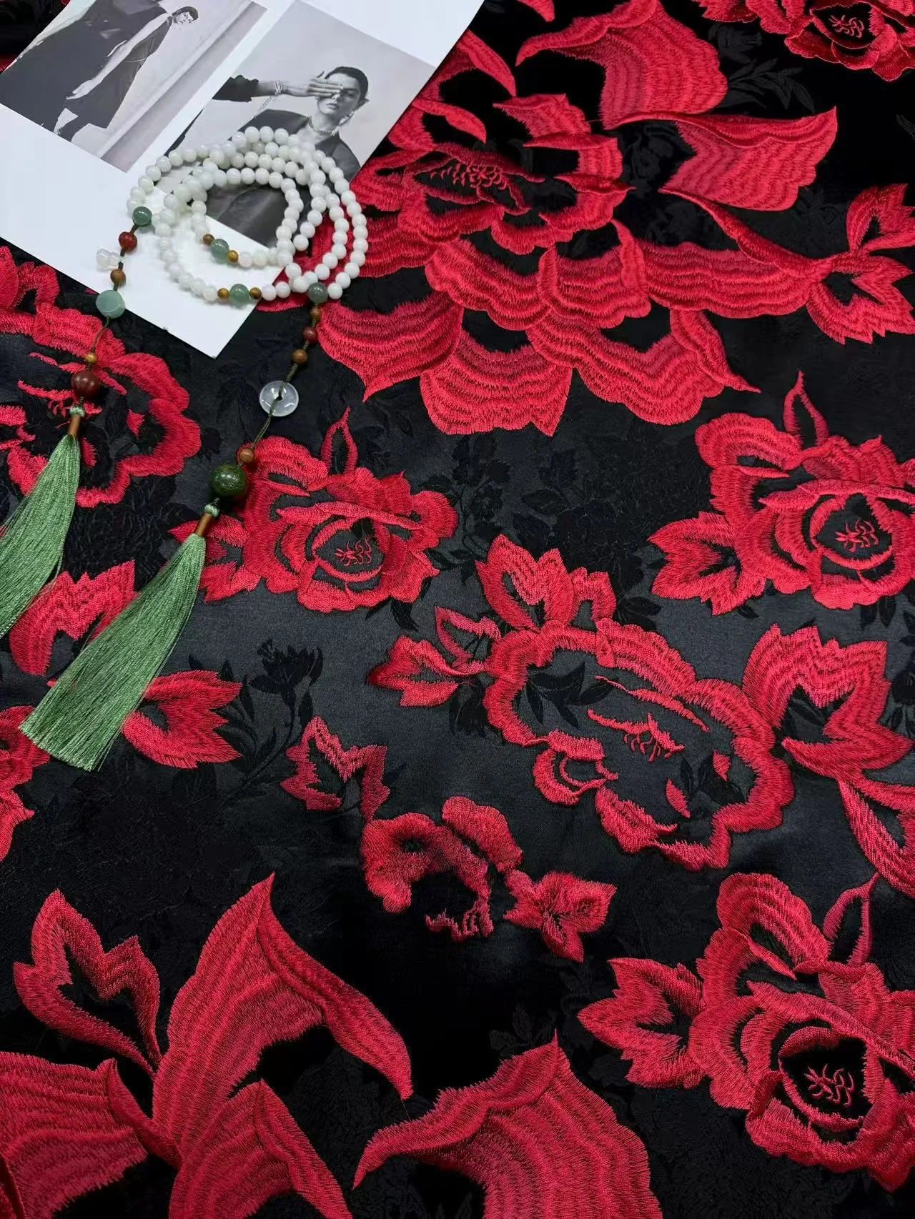 

Шелковая шерстяная ткань с вышитым цветочным узором, новый китайский стиль, материал для жилетов, декор для дома, продается на метры