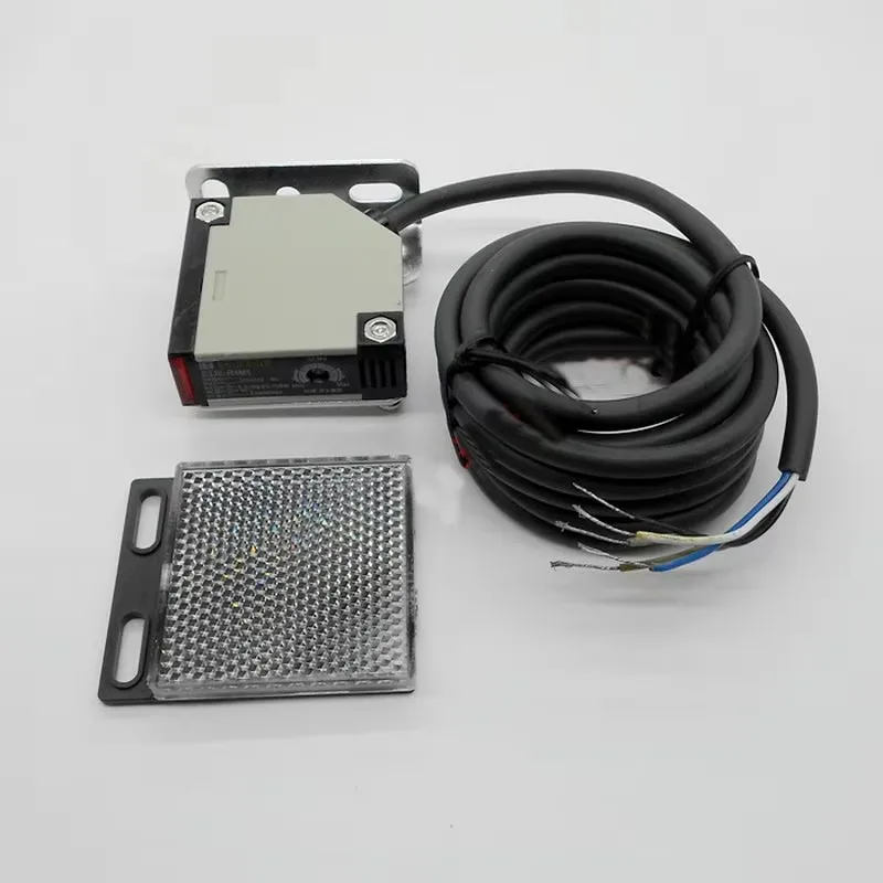 E3JK-R4M1 DC 12-24V AC 90-250V Proximity Switch Retroreflective Photoelectric Sensor Switch with Cable