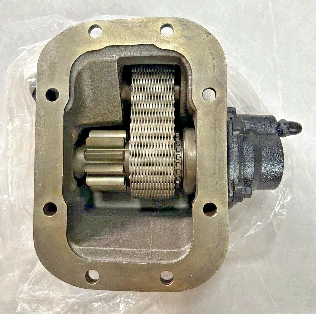 

FOR ISUZU GIGA TRUCK MJT7S MJT7R GEAR BOX PTO ORIGINAL GENUINE PARTS