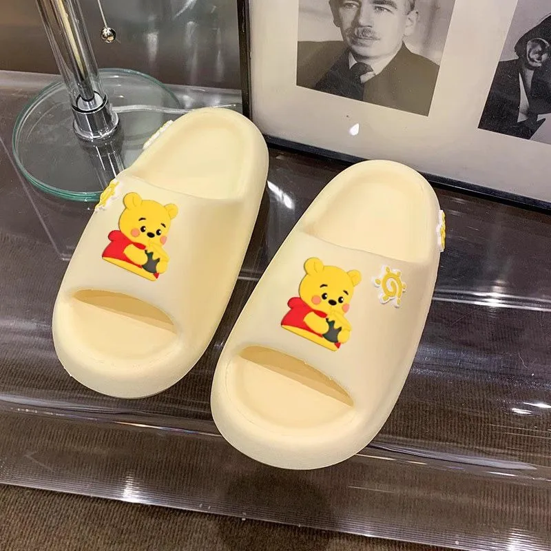 Disney cartoon pattern Winnie the Pooh new cute girly soft and comfortable non-slip wear-resistant thick-soled summer slippers