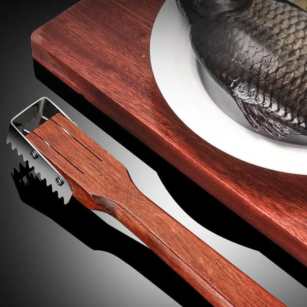 

2Pcs Wooden Handle Fish Scale Remover Lightweight Kitchen Gadget for Fast Safe Fish Scale Scraping Cleaning Tool