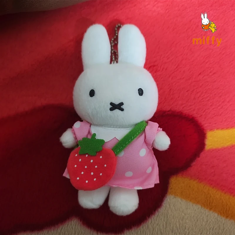 Kawaii Miffy peluche poupée dessin animé fraise sac à bandoulière lapin moelleux peluche jouet mode Dopamine Anime accessoires filles cadeaux