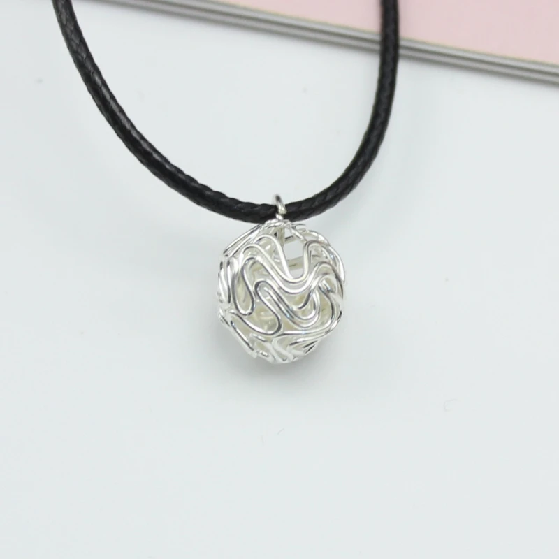 Ожерелье-с-металлическим-кулоном-в-виде-полых-шариков-серебряного-цвета-для-женщин-45-5-см-восковая-линия-из-искусственной-кожи-воротник-до-ключицы-Модная-бижутерия-подарок