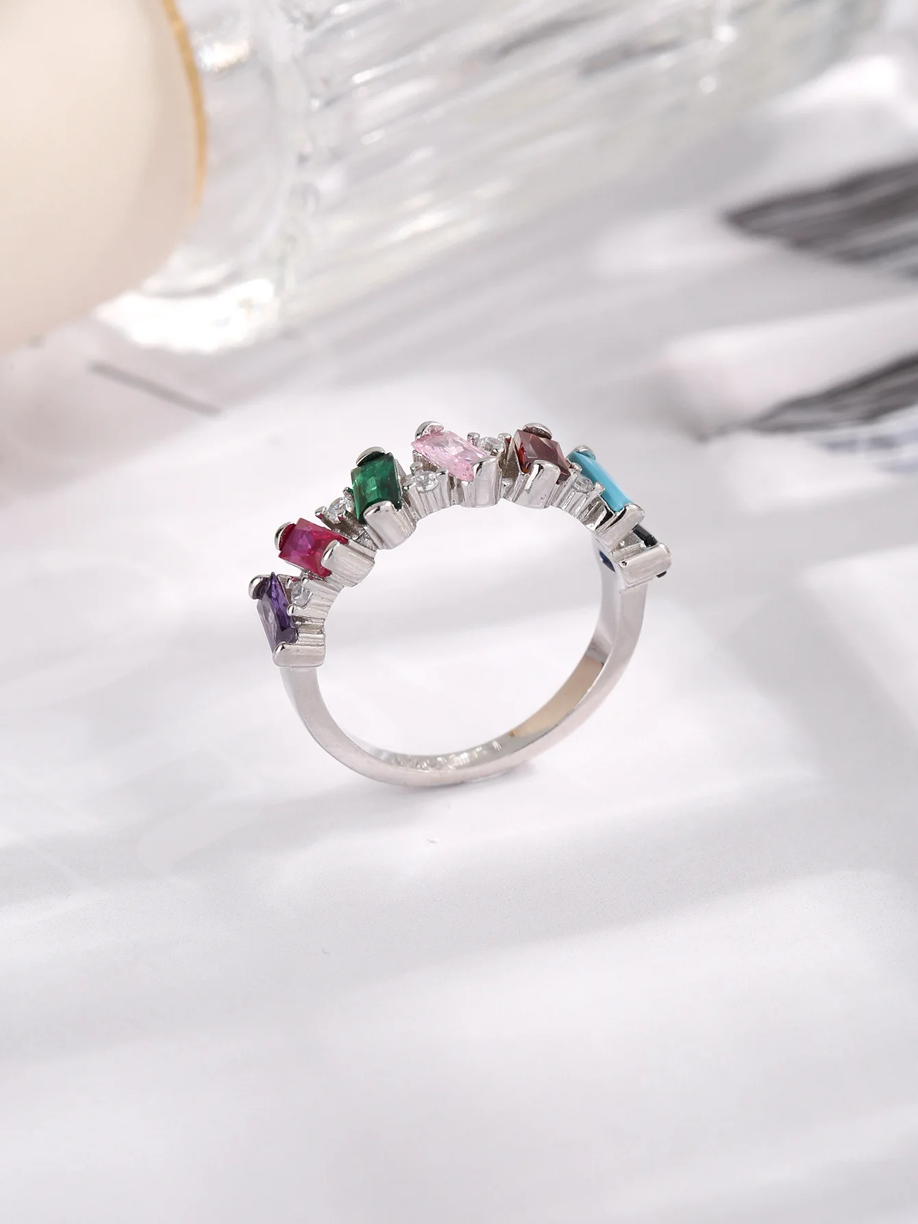 Popular Pure 925 Silver Ring inlaid with Colorful Zircon with Adorable Dynamic Style for Men and Women