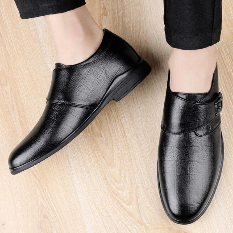 

Весенне-осенняя офисная социальная обувь с круглым носком для мужчин, трендовая вечеринка 2023 года, дешевые мужские туфли Liquidation Gentleman 39, официальные новые модельные туфли для мужчин