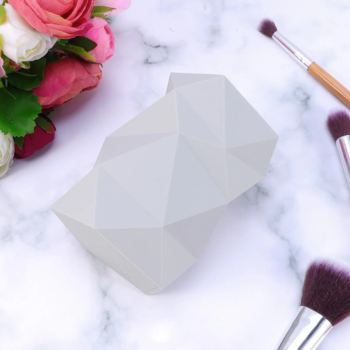 

Silicone Pen Holder Grey Flexible Geometric Design Pencil Container Desktop Organizer for Office School