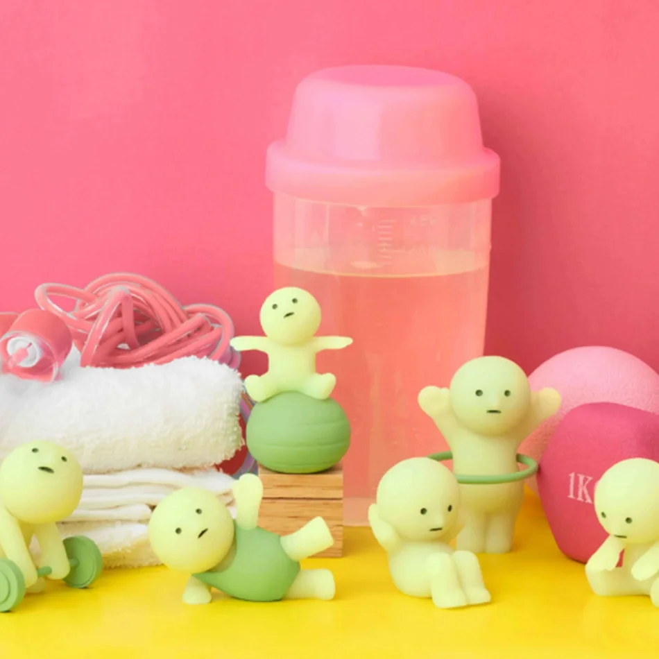 Smiski-caja ciega de luz nocturna a la moda, Jun 1234 generación, juego, Fitness, Yoga, decoración de dormitorio, bonito adorno colgante para coche