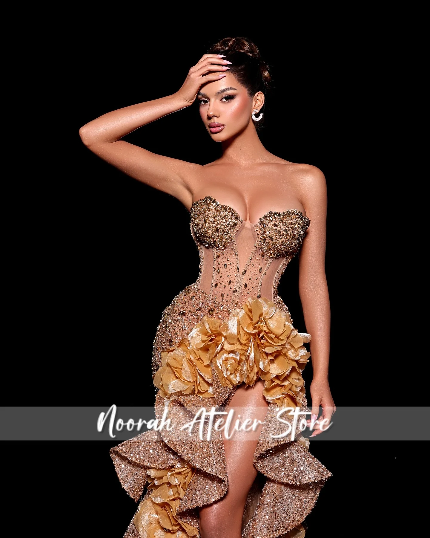 Personalizado cristal ouro sem alças onda hemline luxuoso feminino vestidos de noite 2025 alta fenda vestidos de casamento feminino arábia saudita