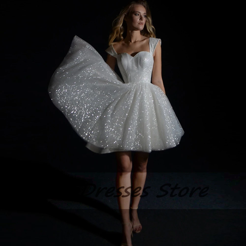 Eenvoudige Sparkling A-lijn Wit Cocktail Party Jurken Sweetheart Tulle Mini Homecoming Gown Robe Cocktail Femme Mariage Gedrapeerde