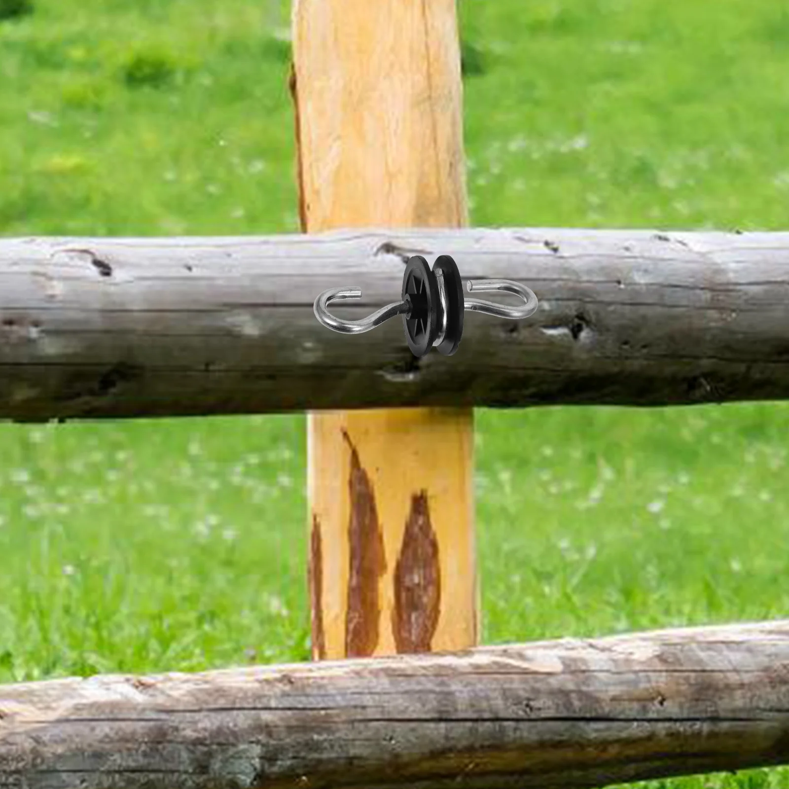 

4Pcs Electric Fence Screwin Gate Handle Insulator Secure Dual Hook Design for Cattle Garden Farm Fencing Fence Wire Insulators