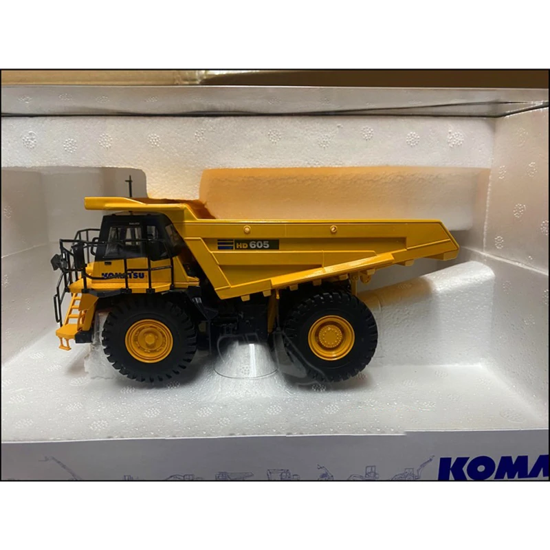 UH 1:50 Scale Komatsu HD605 Alloy Engineering Truck Model 8009